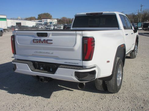New 2026 GMC Sierra 3500 Denali w/ Denali Reserve Package image 5