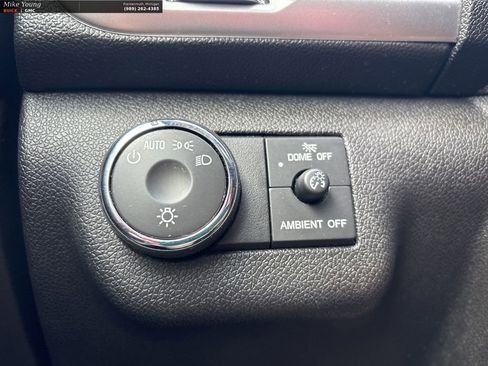 Used 2016 GMC Acadia SLE AWD/4WD image 17
