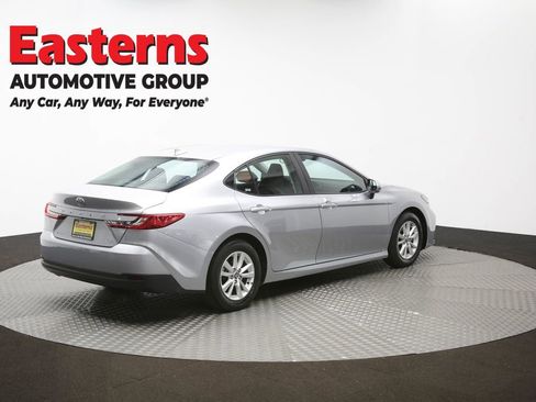 Used 2025 Toyota Camry LE image 43