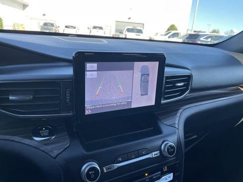 Used 2020 Ford Explorer Limited image 17