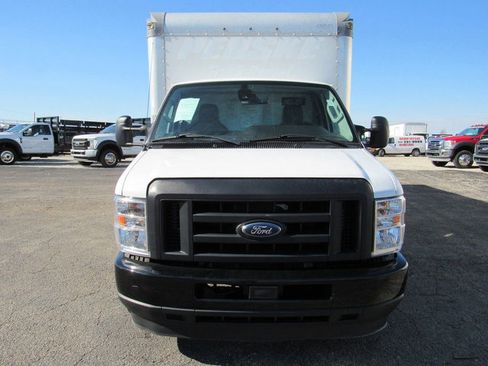 Used 2022 Ford E-350 and Econoline 350 Super Duty image 8