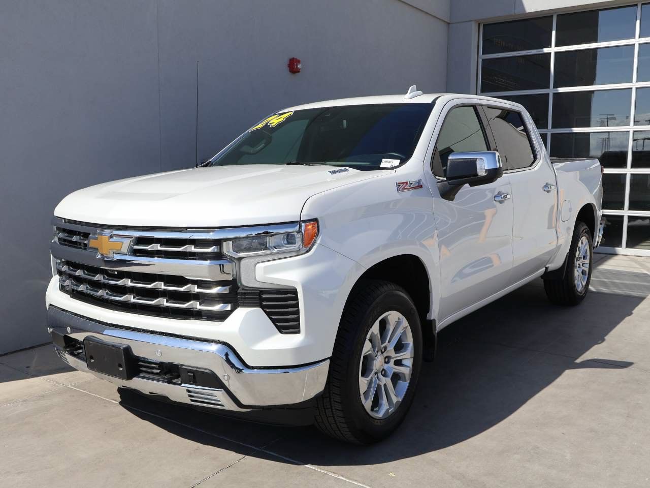 Used 2024 Chevrolet Silverado 1500 LTZ AWD/4WD image 1