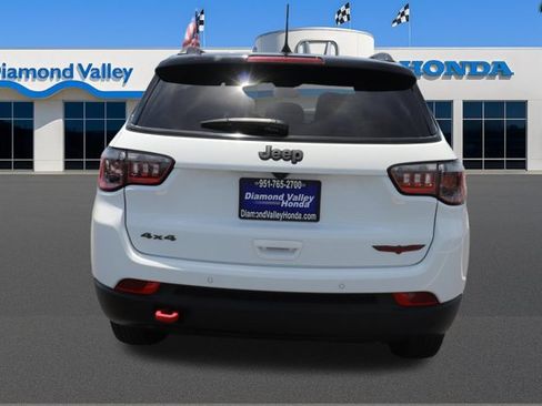 Used 2025 Jeep Compass Trailhawk AWD/4WD image 5