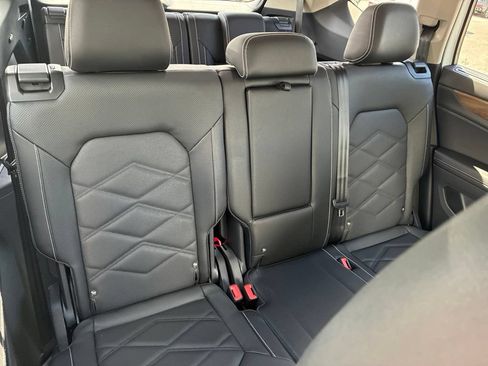 Used 2026 Volkswagen Atlas SE AWD/4WD image 33