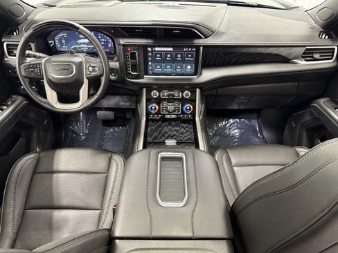 Used 2024 GMC Yukon Denali w/ Advanced Technology Package AWD/4WD image 20