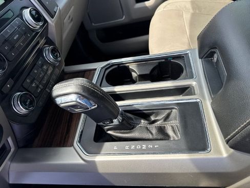 Used 2015 Ford F150 Lariat w/ Equipment Group 502A Luxury AWD/4WD image 20