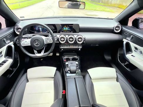 Used 2019 Mercedes-Benz A 220 image 10