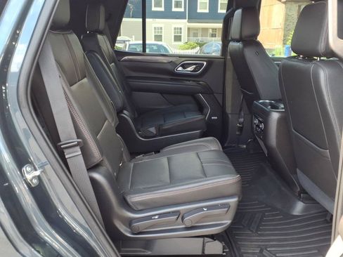 Used 2021 Chevrolet Tahoe RST w/ Luxury Package RWD image 12