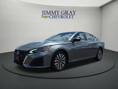 Used 2025 Nissan Altima 2.5 SV