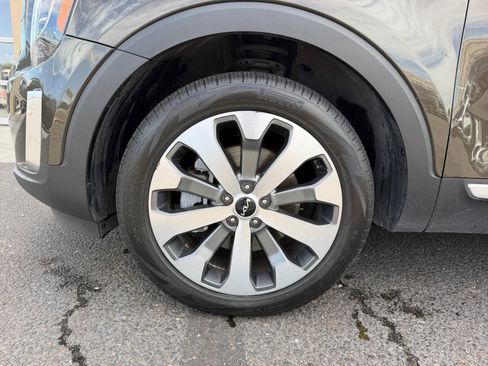Used 2022 Kia Telluride S FWD image 26