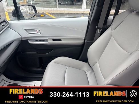 Used 2025 Toyota Sienna XLE image 12