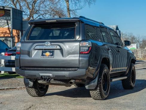 Used 2019 Toyota 4Runner SR5 4X4 W/ UPGRADES / GREAT image 6