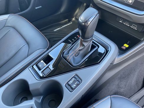 Used 2025 Subaru Crosstrek 2.5i Limited w/ Crosstrek Mirror Package image 16