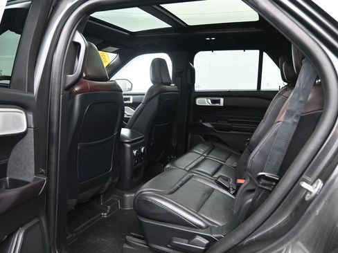 Used 2020 Ford Explorer Platinum w/ Premium Technology Package AWD/4WD image 24