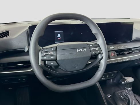 Used 2025 Kia K4 FWD image 18