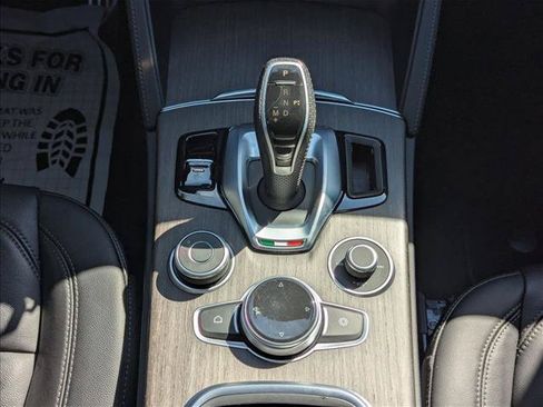Used 2023 Alfa Romeo Stelvio Ti AWD/4WD image 12