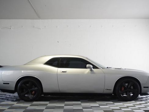 Used 2009 Dodge Challenger SRT8 w/ SRT Option Group II image 7
