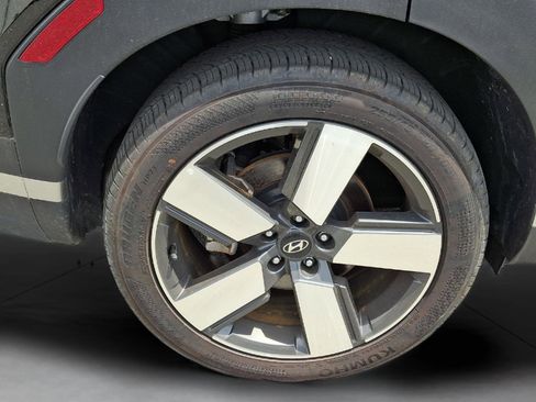 Used 2025 Hyundai Santa Fe Limited AWD/4WD image 33