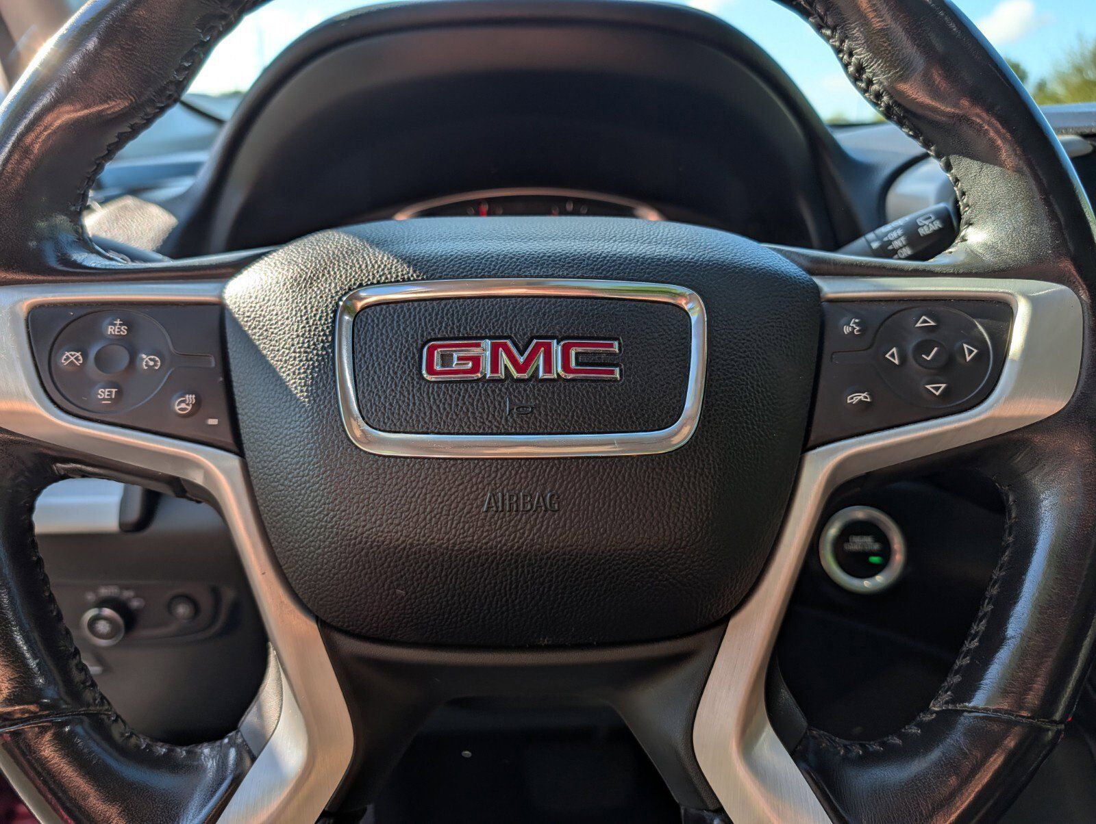 Used 2019 GMC Terrain SLT w/ Preferred Package AWD/4WD image 33
