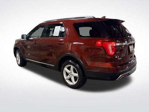 Used 2016 Ford Explorer XLT w/ Equipment Group 202A AWD/4WD image 3