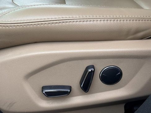 Used 2017 Ford Explorer XLT w/ Equipment Group 202A image 15