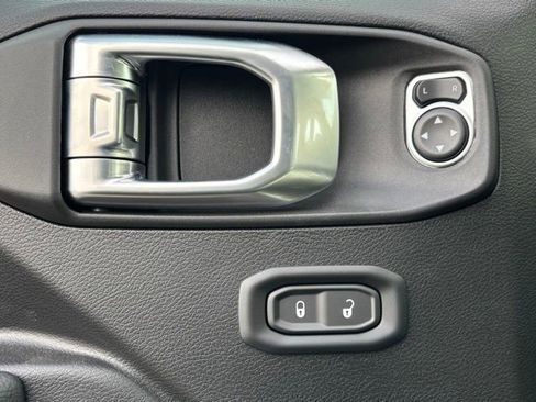 New 2026 Jeep Gladiator Willys AWD/4WD image 16