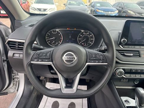 Used 2021 Nissan Altima 2.5 SV image 17