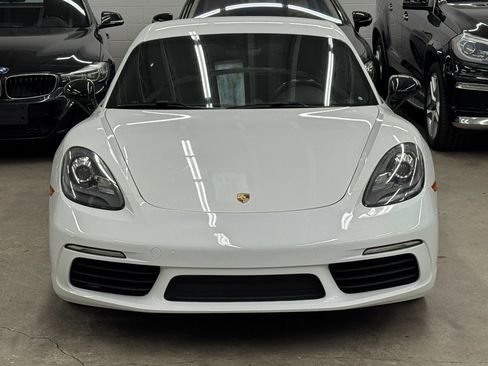 Used 2018 Porsche 718 Cayman RWD image 3