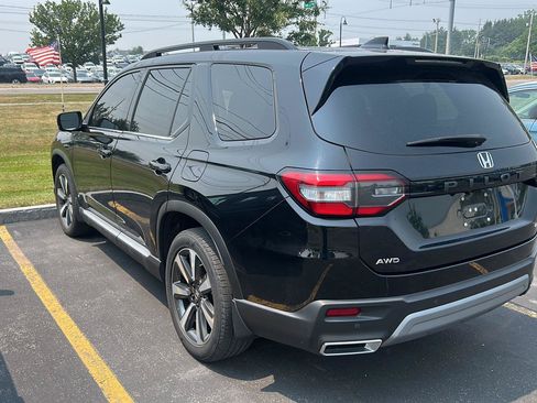 Used 2023 Honda Pilot Elite image 5