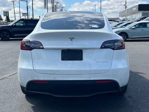 Used 2021 Tesla Model Y Long Range AWD/4WD image 10