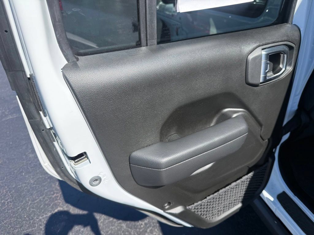 Used 2024 Jeep Wrangler Unlimited Sport AWD/4WD image 15
