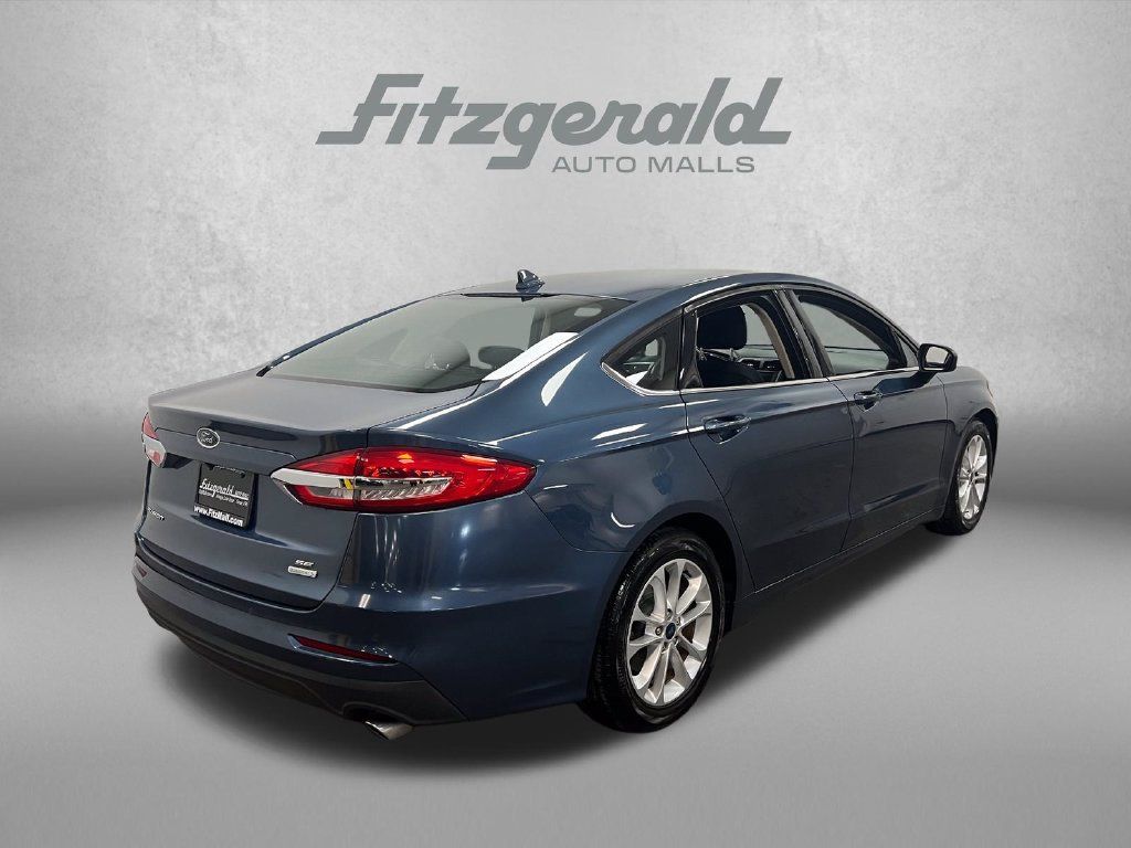 Used 2019 Ford Fusion SE FWD image 7