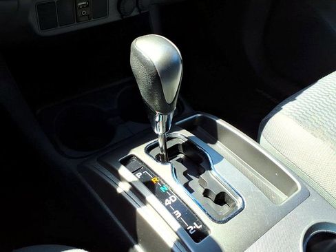 Used 2015 Toyota Tacoma PreRunner w/ SR5 Package RWD image 22
