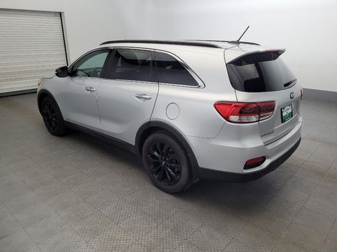 Used 2019 Kia Sorento S image 3