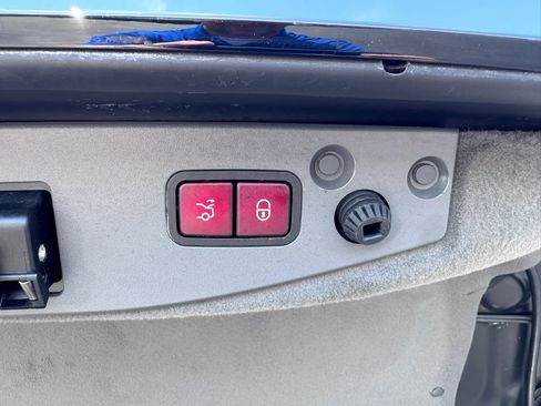 Used 2007 Mercedes-Benz SL 600 image 64