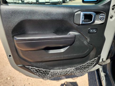 Used 2021 Jeep Gladiator Sport AWD/4WD image 21