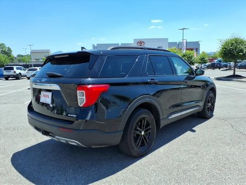 Used 2022 Ford Explorer XLT AWD/4WD image 4