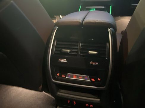 Used 2023 BMW X7 xDrive40i w/ M Sport Package image 18