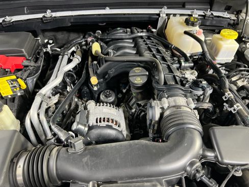 Used 2023 Jeep Gladiator Sport AWD/4WD image 29