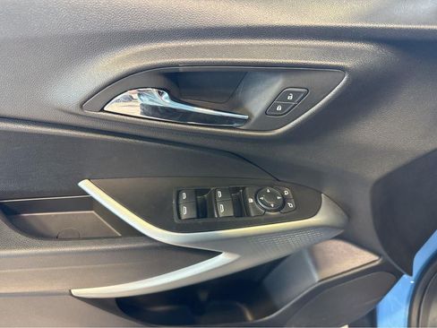 Used 2024 Chevrolet Trax RS FWD image 16