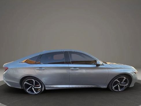 Used 2019 Honda Accord Sport image 4