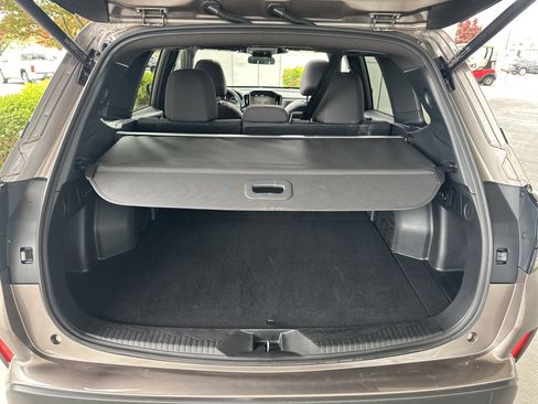 Used 2025 Subaru Forester Premium AWD/4WD image 18