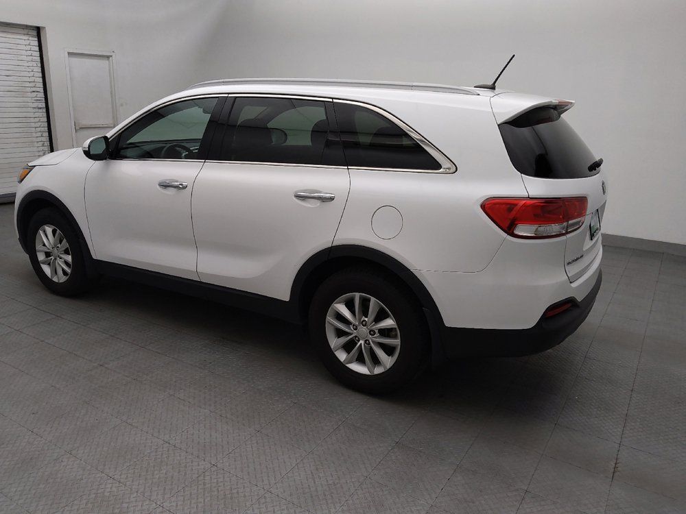 Used 2017 Kia Sorento FWD image 3