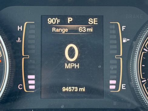 Used 2017 Jeep Cherokee Latitude FWD image 19