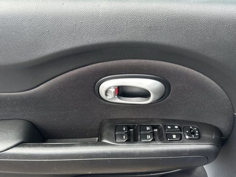 Used 2016 Kia Soul + w/ Designer's Package image 11