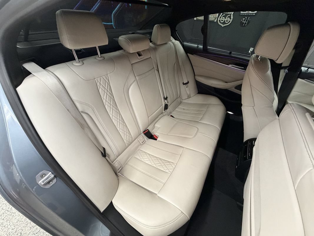 Used 2018 BMW M550i xDrive AWD/4WD image 18