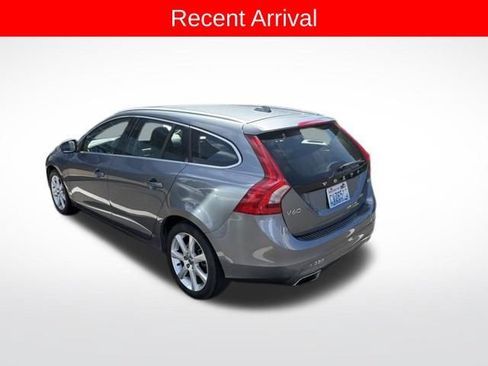 Used 2017 Volvo V60 T5 Premier w/ Convenience Package FWD image 4