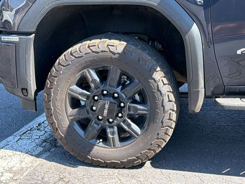 Used 2024 GMC Sierra 2500 AT4 w/ AT4 Premium Plus Package AWD/4WD image 9