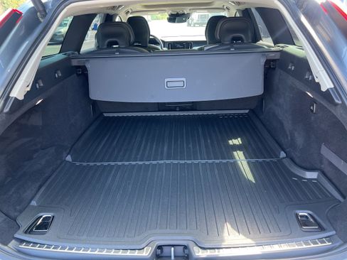 Used 2019 Volvo V90 T6 Cross Country w/ Advanced Package AWD/4WD image 24