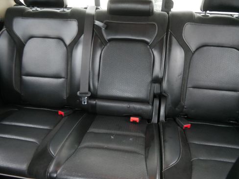 Used 2019 RAM 1500 Laramie AWD/4WD image 13